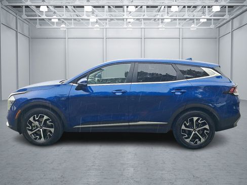 Used 2023 Kia Sportage EX FWD image 2