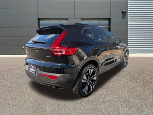 New 2026 Volvo XC40 B5 Ultra w/ Protection Package Premier image 6