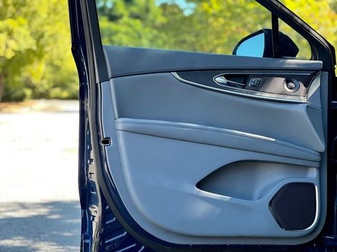 Used 2019 Lincoln Nautilus Reserve image 15