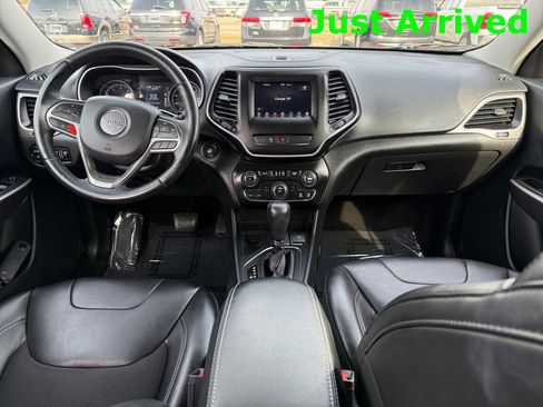 Used 2019 Jeep Cherokee Latitude Plus image 13