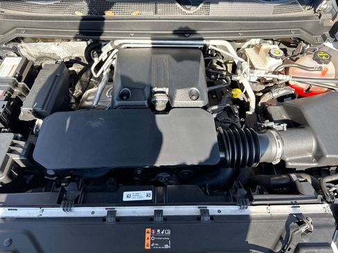 Used 2024 Chevrolet Colorado Z71 image 18