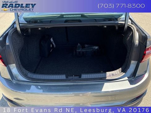Used 2022 Volkswagen Jetta SE FWD image 11