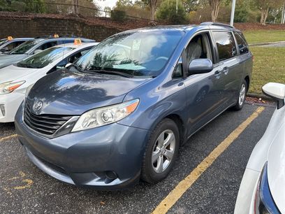 Used 2014 Toyota Sienna LE