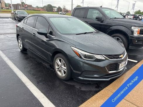 Used 2018 Chevrolet Cruze LT w/ LT Fleet Convenience Package FWD image 3