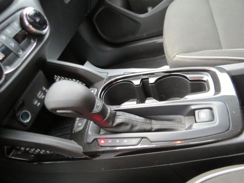 Used 2022 Chevrolet TrailBlazer LT w/ Convenience Package FWD image 16