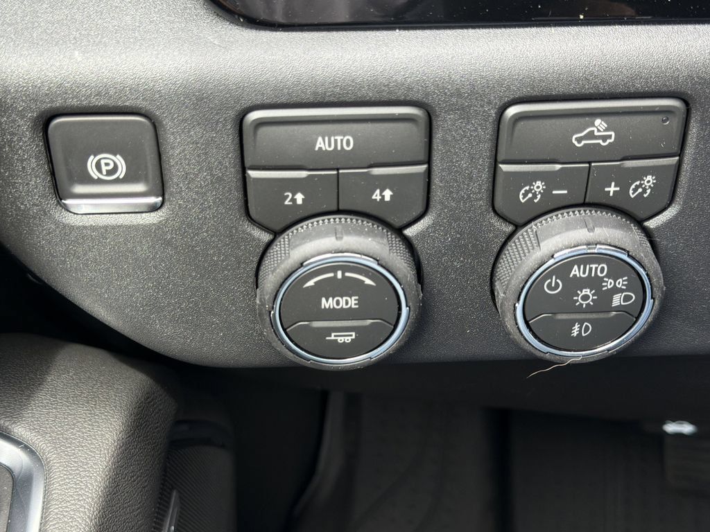 New 2026 Chevrolet Silverado 1500 RST w/ Rally Edition AWD/4WD image 11