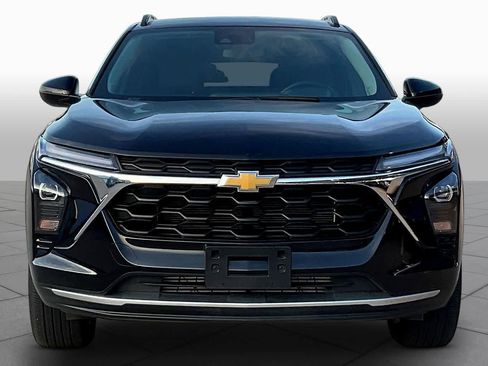 Used 2024 Chevrolet Trax LT w/ LT Convenience Package image 5