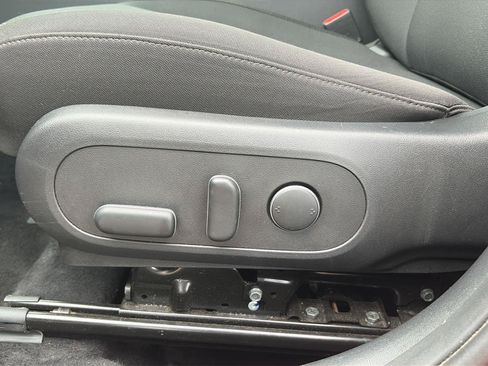 Used 2025 Hyundai Kona SEL FWD image 20