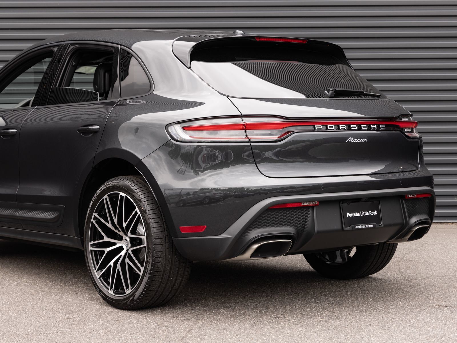 Certified 2026 Porsche Macan AWD/4WD image 11