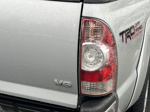 Used 2012 Toyota Tacoma 4x4 Double Cab w/ TRD Off-Road Pkg image 17