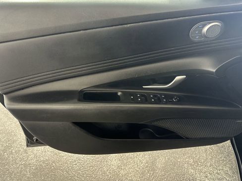 Used 2022 Hyundai Elantra Limited w/ Cargo Package image 30