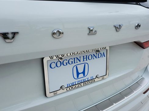 Used 2022 Volvo XC60 B5 Momentum w/ Protection Package Premier image 36