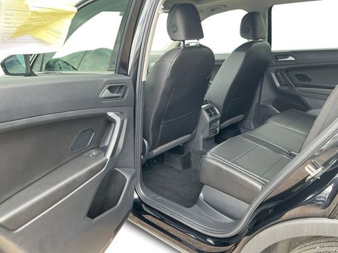 Used 2021 Volkswagen Tiguan SE w/ Panoramic Sunroof Package AWD/4WD image 21