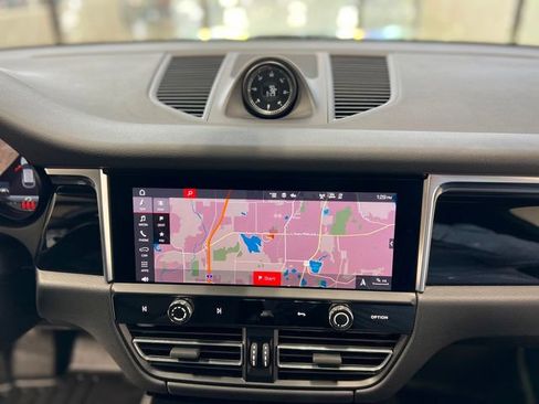 Used 2023 Porsche Macan Turbo image 25