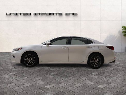 Used 2016 Lexus ES 350 w/ Luxury Package w/Wood Trim FWD image 2