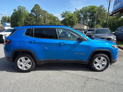 Used 2022 Jeep Compass Latitude AWD/4WD image 4