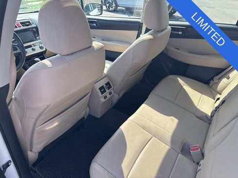 Used 2017 Subaru Outback 2.5i Limited AWD/4WD image 6