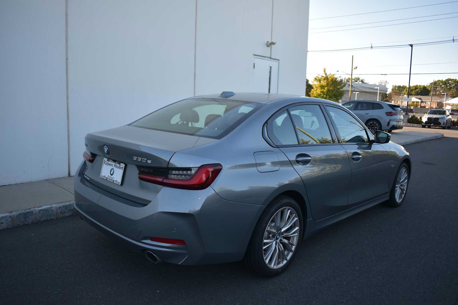 Used 2023 BMW 330e xDrive w/ Premium Package AWD/4WD image 5