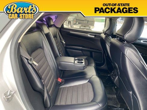 Used 2017 Ford Fusion SE w/ Equipment Group 201A image 10