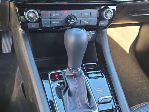 Used 2025 Jeep Compass Trailhawk w/ Trailhawk Elite Group image 29