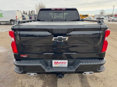 Used 2022 Chevrolet Silverado 1500 High Country w/ Technology Package image 6