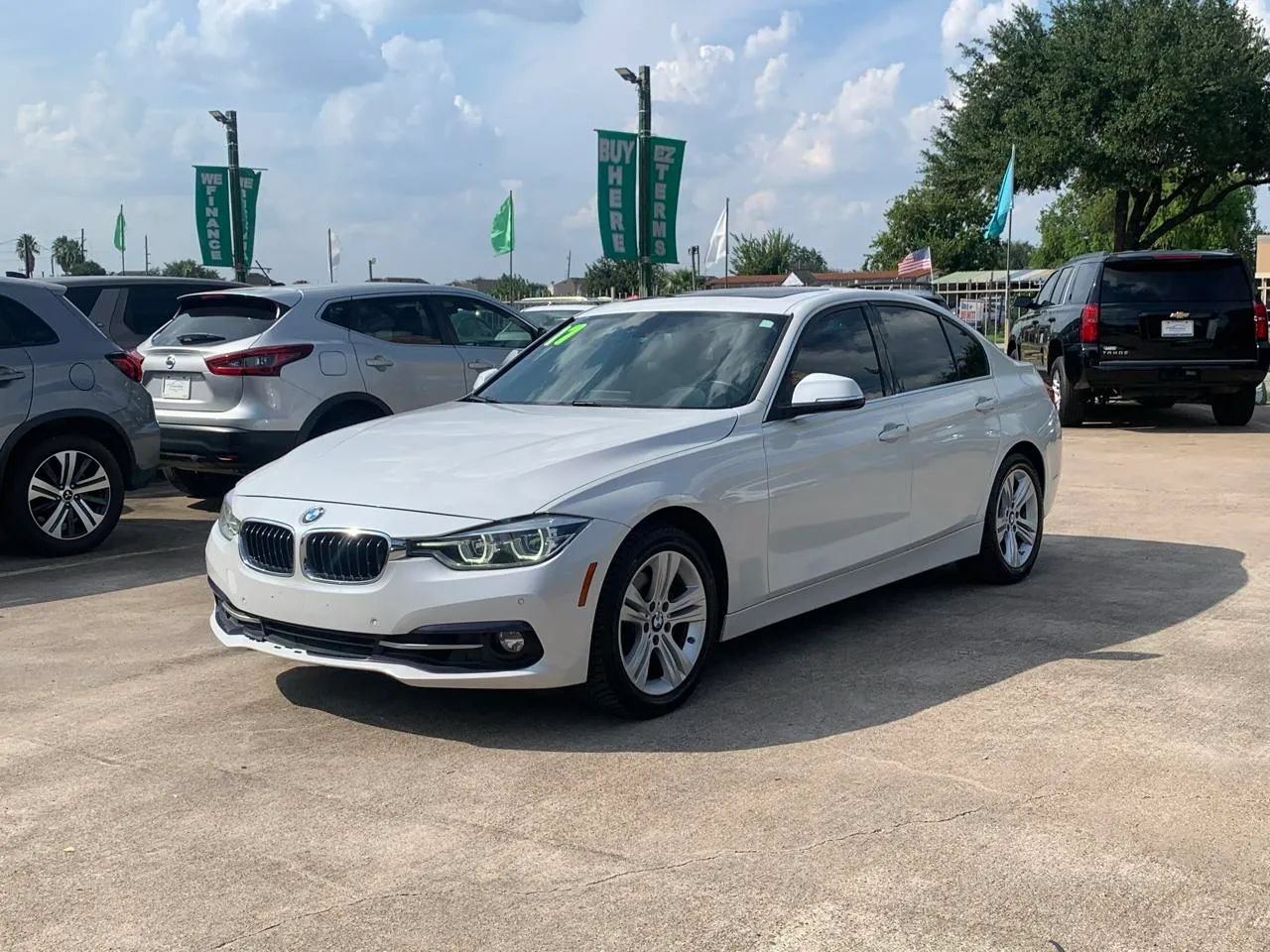 Used 2017 BMW 330i Sedan RWD image 4