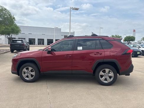 Used 2025 Toyota RAV4 XLE image 8