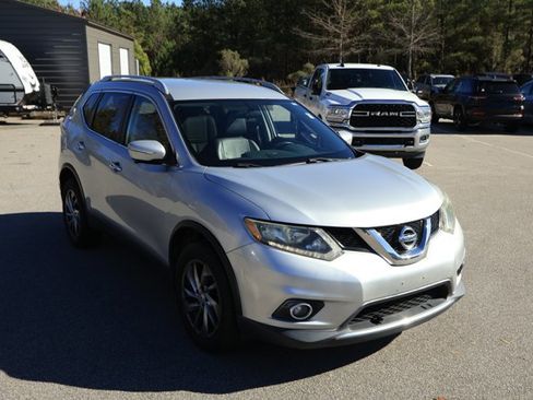 Used 2014 Nissan Rogue SL image 3