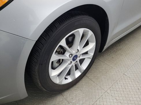 Used 2020 Ford Fusion SE FWD image 31
