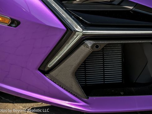 New 2025 Lamborghini Revuelto image 3