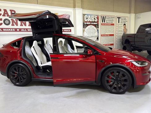Used 2023 Tesla Model X Plaid AWD/4WD image 4