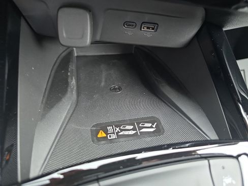 New 2026 Chevrolet Trax RS w/ Sunroof Package FWD image 24