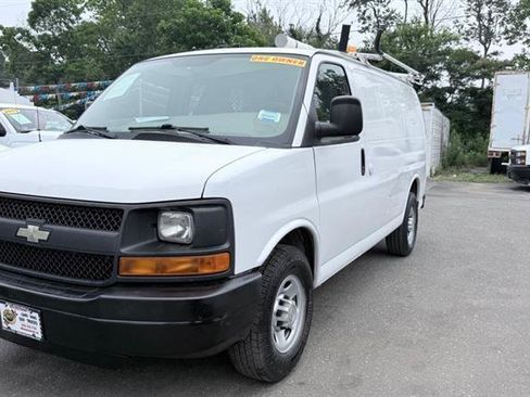 Used 2011 Chevrolet Express 2500 RWD image 4