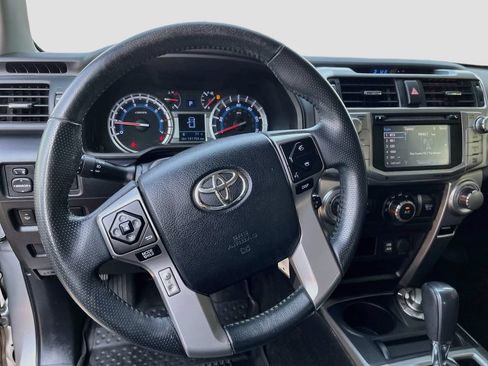 Used 2018 Toyota 4Runner SR5 Premium AWD/4WD image 15