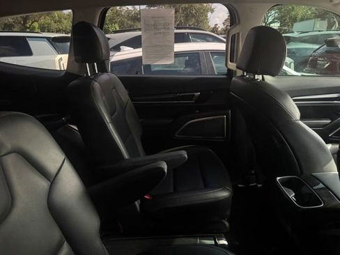 Certified 2025 Kia Telluride S FWD image 3