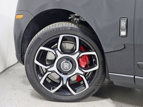 Used 2023 Rolls-Royce Cullinan Black Badge w/ Driver's Package image 15