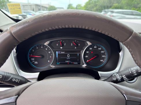 Used 2019 Chevrolet Traverse LT FWD image 17