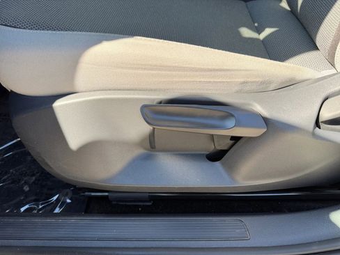 Used 2023 Volkswagen Taos S image 18