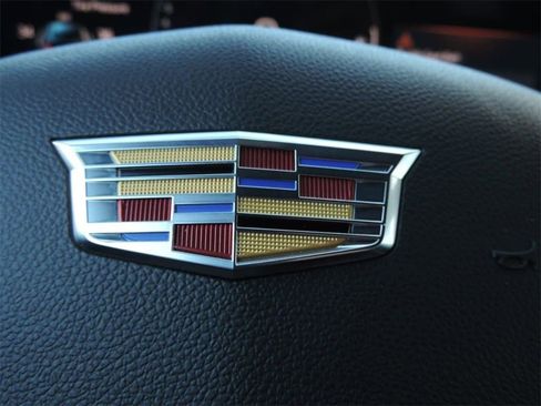 Certified 2025 Cadillac XT4 Premium Luxury image 25