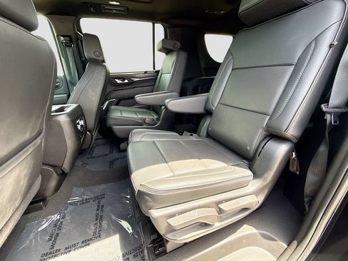 Used 2024 GMC Yukon XL Denali AWD/4WD image 21