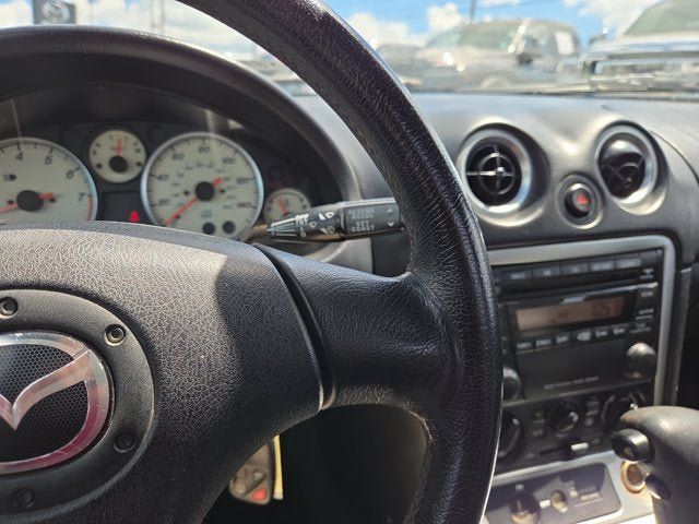 Used 2003 MAZDA MX-5 Miata RWD image 16