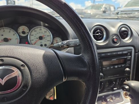 Used 2003 MAZDA MX-5 Miata RWD image 16