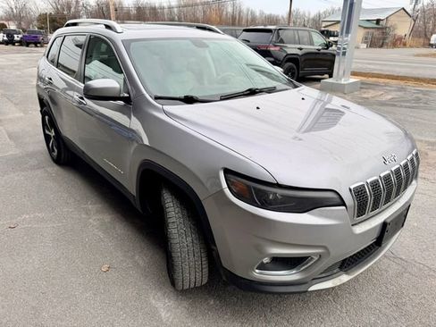 Used 2019 Jeep Cherokee Limited image 6