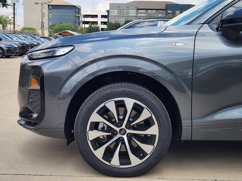 New 2026 Audi Q3 quattro 2.0T AWD/4WD image 13