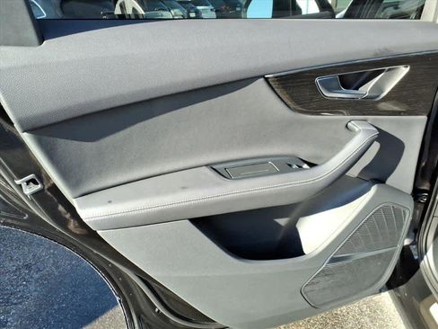Used 2025 Audi Q7 3.0T Premium Plus image 11