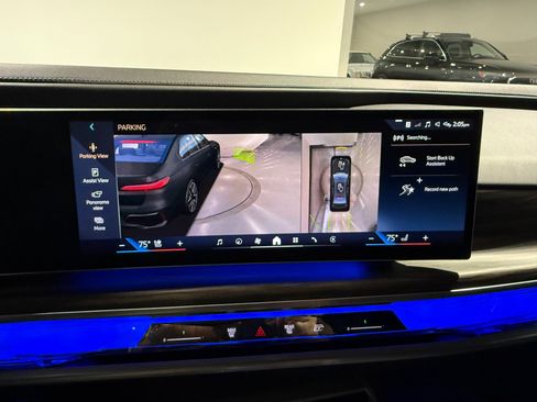 Used 2023 BMW 740i w/ Parking Assistance Package RWD image 33