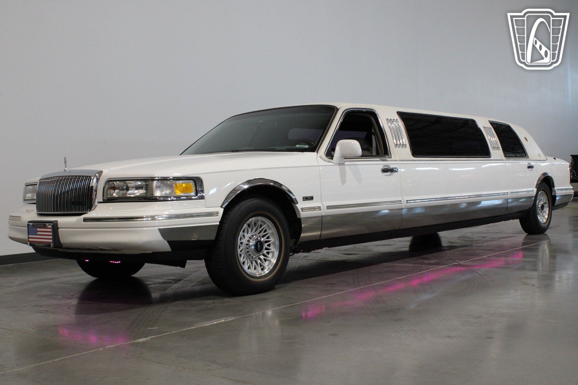Used 1996 Lincoln Town Car Executive RWD image 31