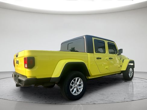 Used 2023 Jeep Gladiator Sport AWD/4WD image 5
