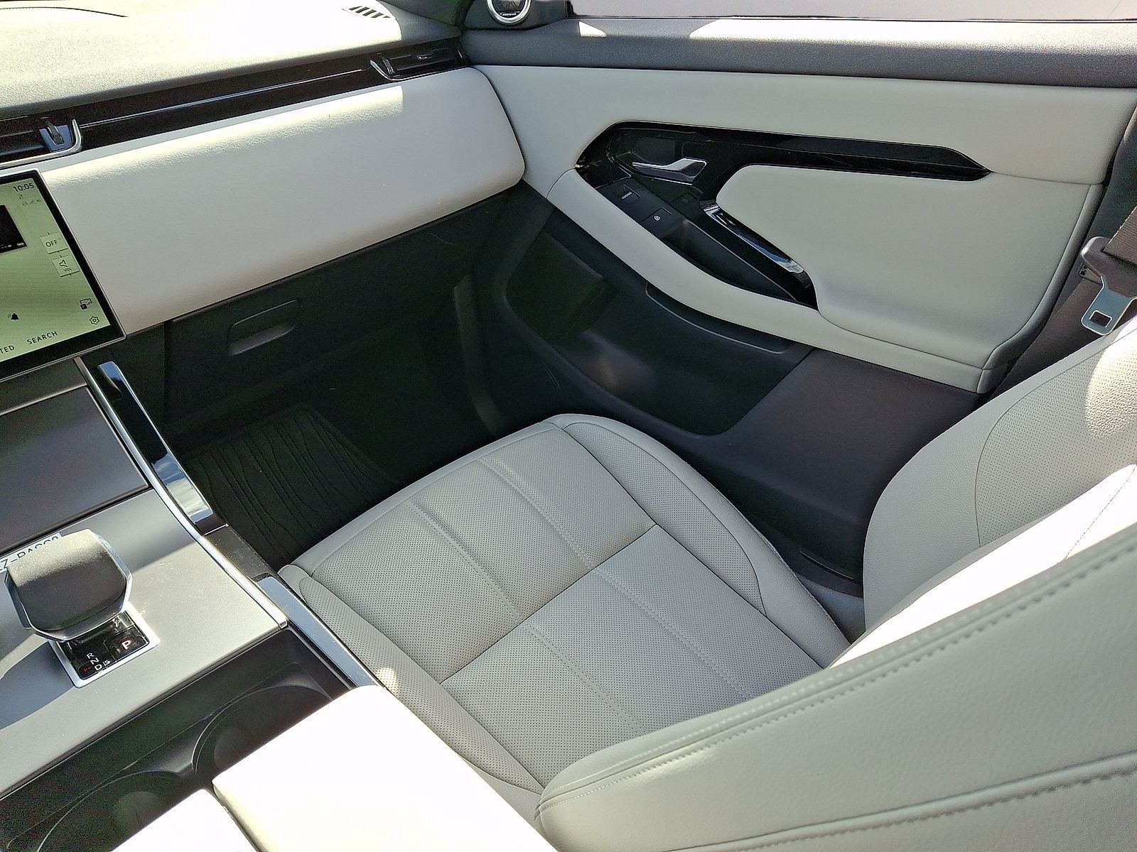 Certified 2026 Land Rover Range Rover Evoque S AWD/4WD image 4