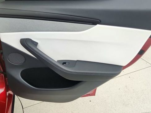 Used 2026 Tesla Model Y AWD image 27